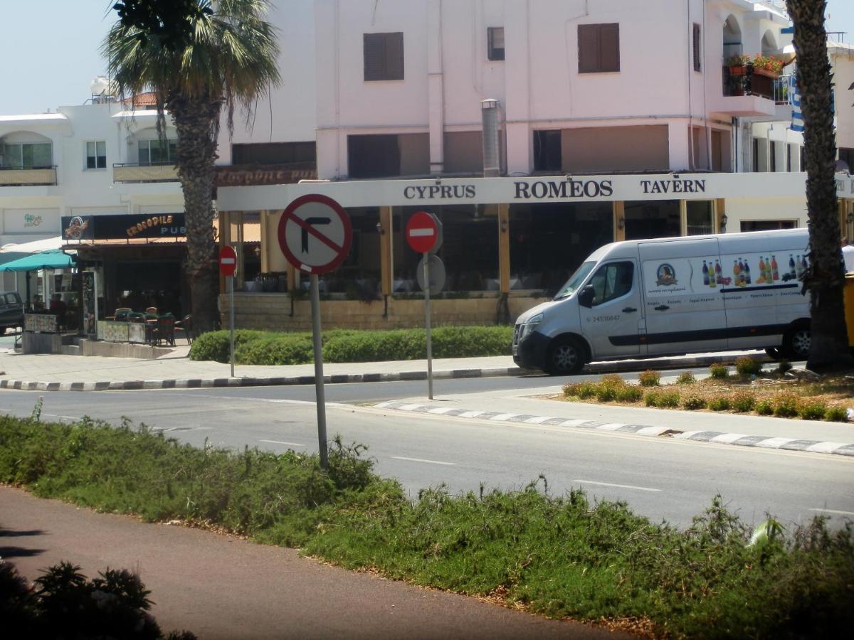 Byreva Apartments Paphos Ngoại thất bức ảnh