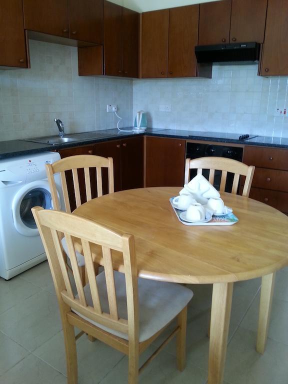 Byreva Apartments Paphos Phòng bức ảnh