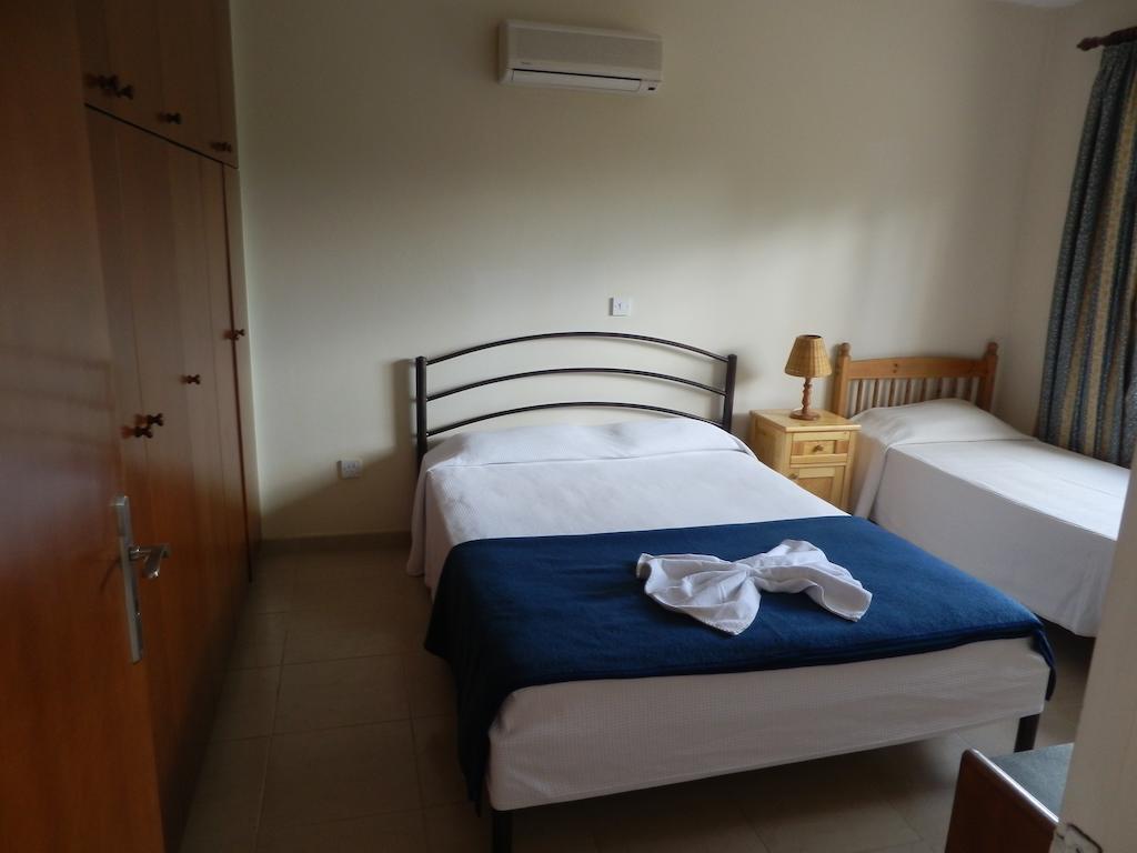 Byreva Apartments Paphos Ngoại thất bức ảnh