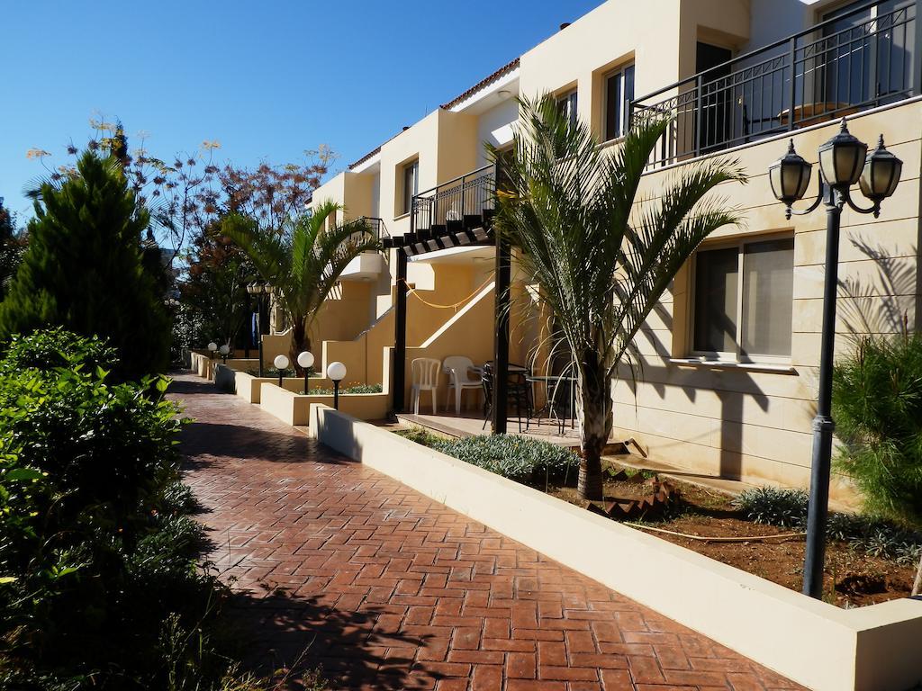 Byreva Apartments Paphos Ngoại thất bức ảnh