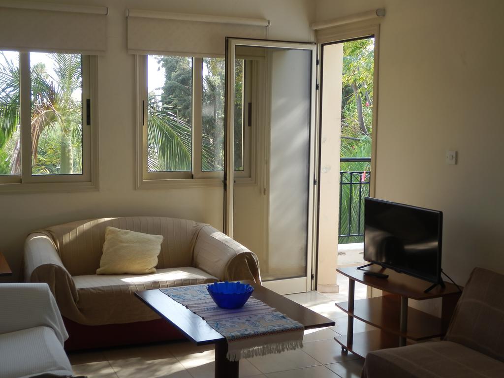 Byreva Apartments Paphos Ngoại thất bức ảnh