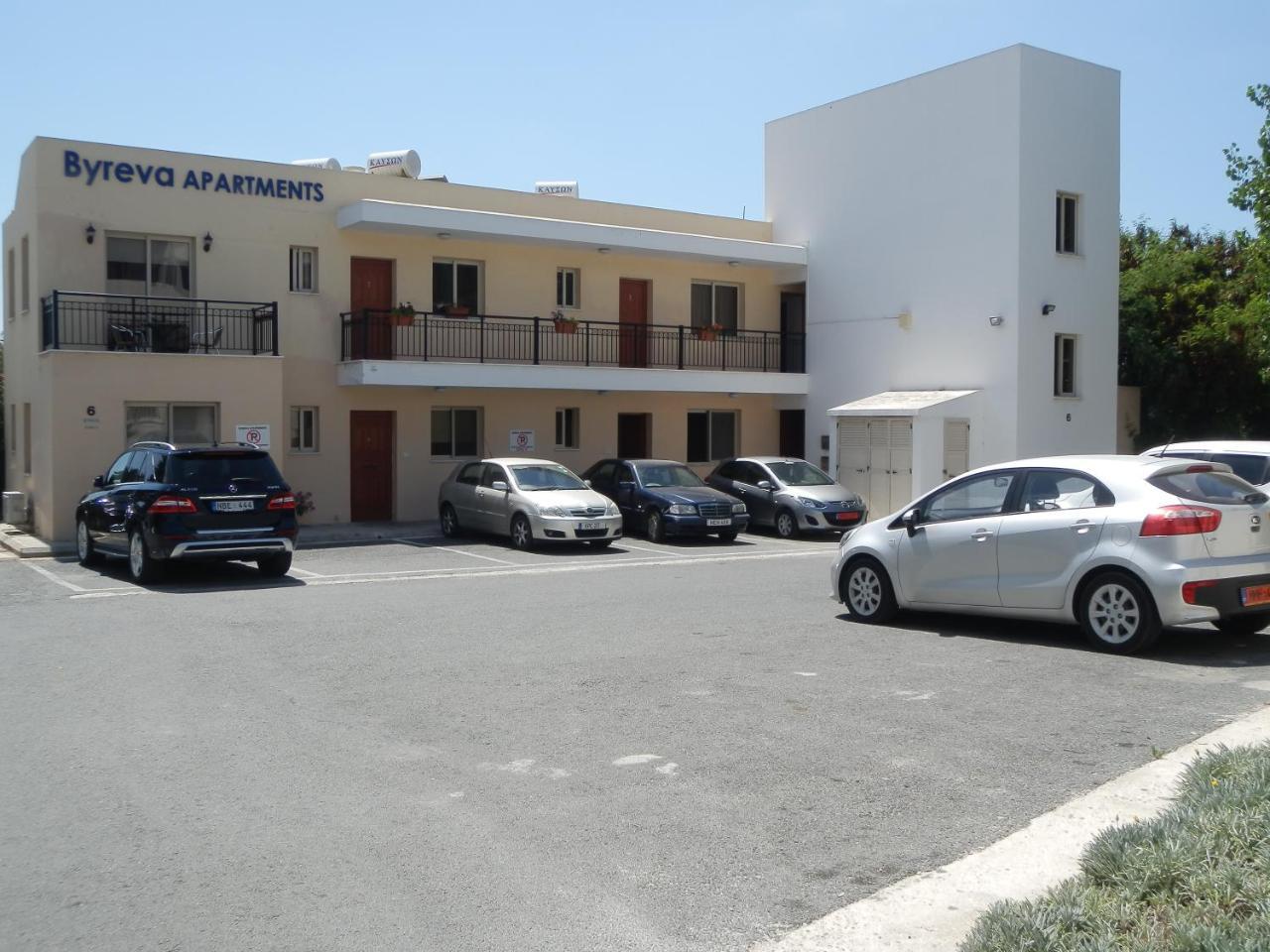 Byreva Apartments Paphos Ngoại thất bức ảnh